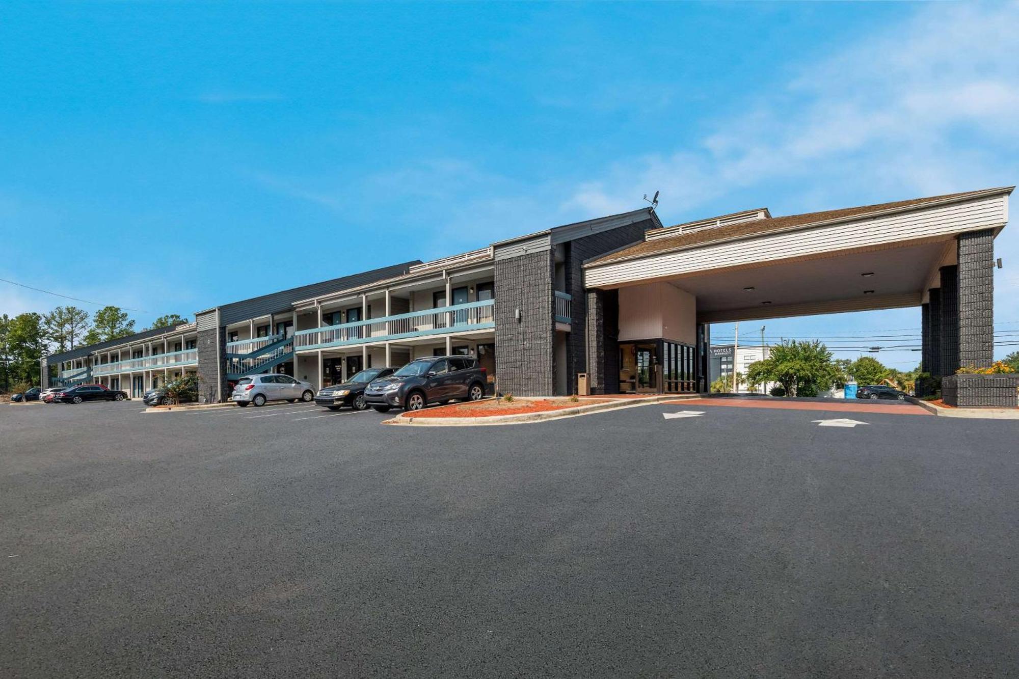 Quality Inn Fort Jackson Columbia Exterior photo