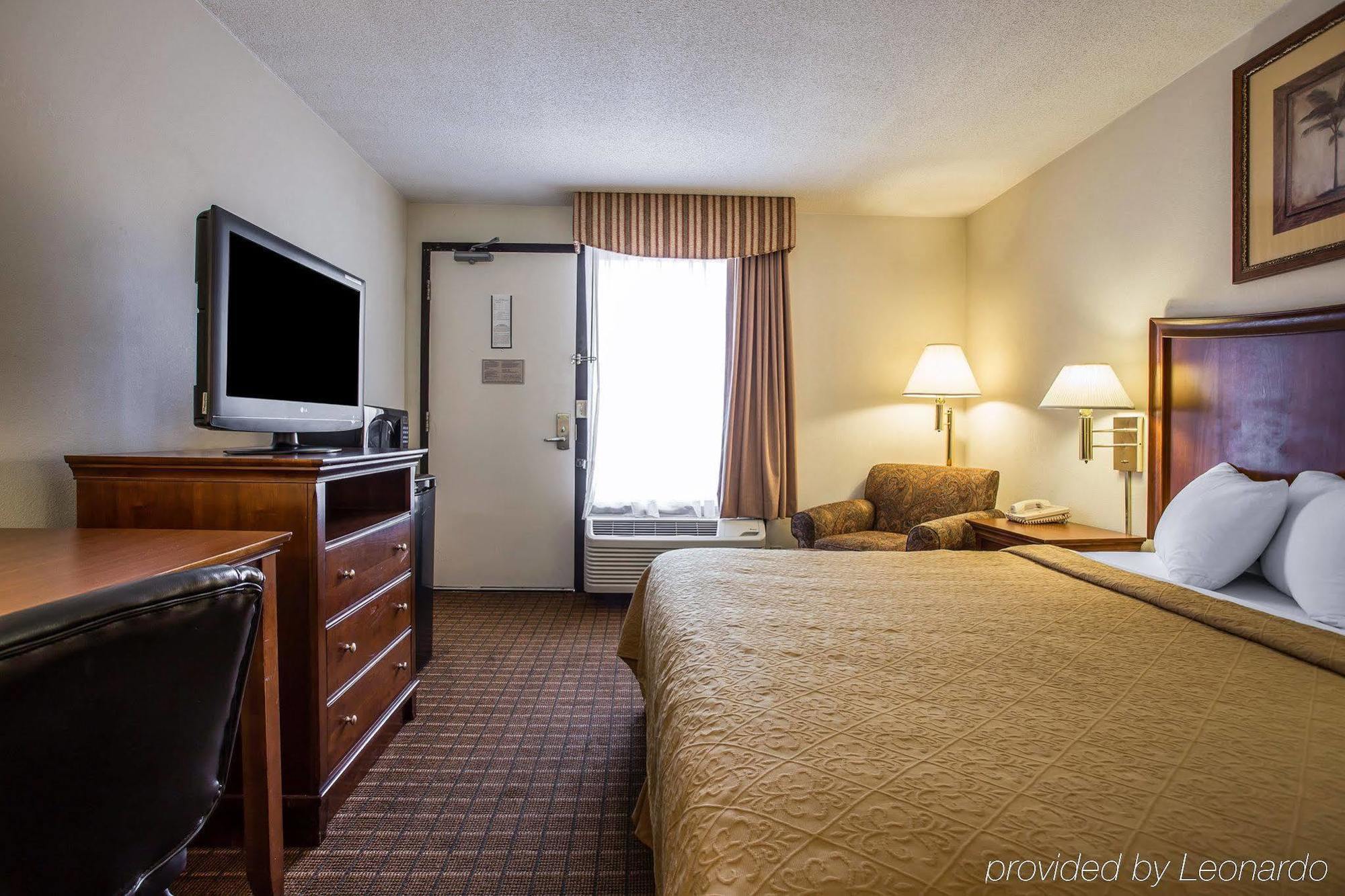 Quality Inn Fort Jackson Columbia Exterior photo